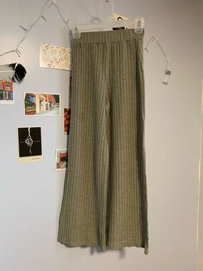 Ribbed Wide-Leg Pants - Gray
